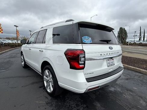 Used 2024 Ford Expedition Platinum image 6