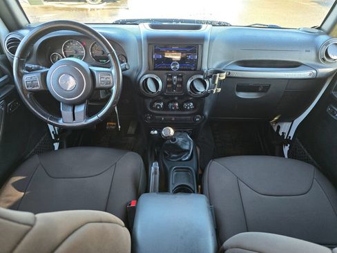Used 2016 Jeep Wrangler Unlimited Sport w/ Quick Order Package 23S AWD/4WD image 18