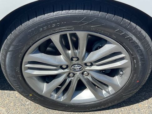 Used 2017 Toyota Camry SE image 15