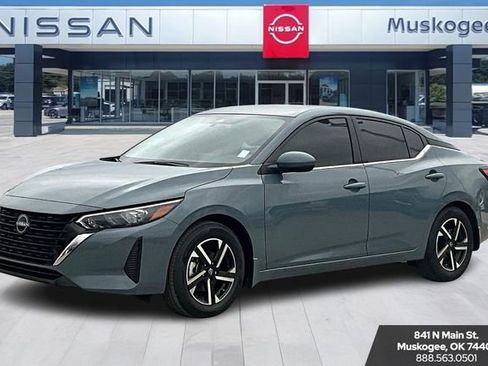New 2025 Nissan Sentra SV w/ Trunk Package FWD image 2