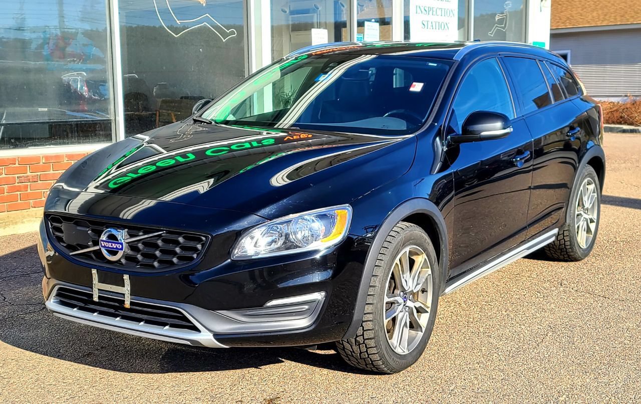 Used 2016 Volvo V60 T5 Cross Country AWD/4WD image 1