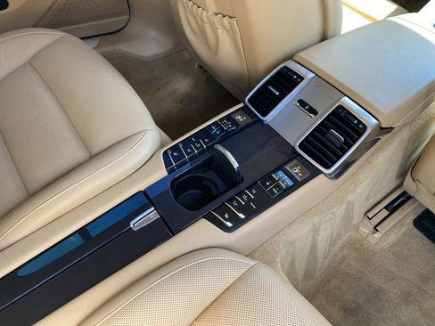 Used 2014 Porsche Panamera 4 image 17