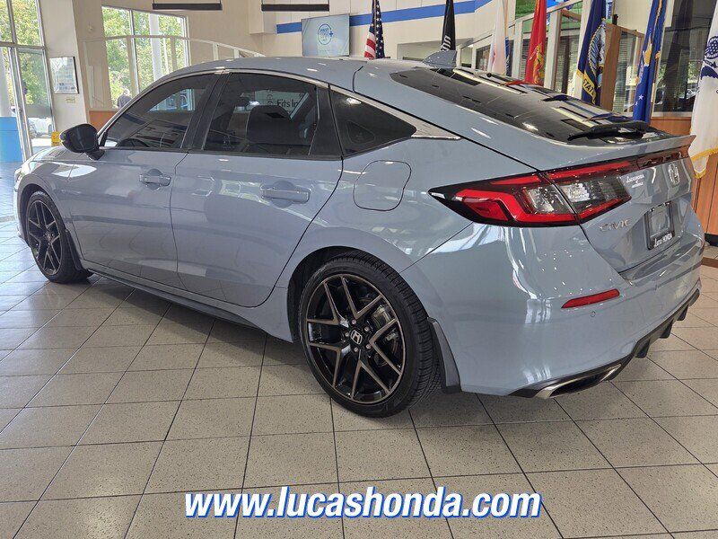 Used 2023 Honda Civic Sport Touring image 6