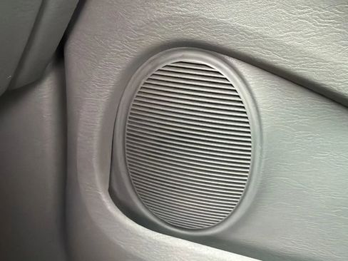 Used 2007 Chrysler Town & Country w/ Popular Equipment Group I image 22