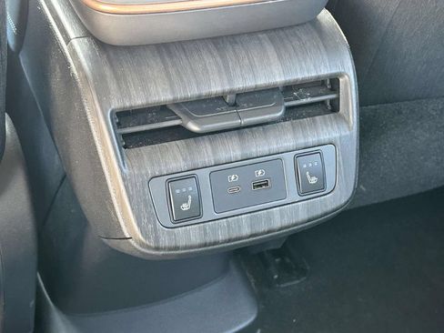 Used 2023 Nissan Ariya AWD/4WD image 11