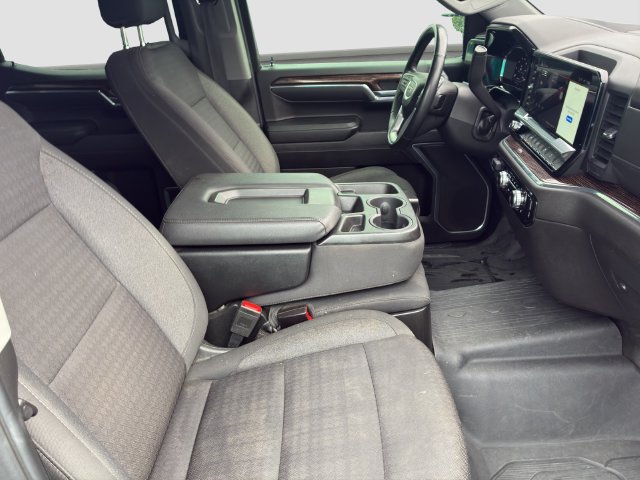 Used 2024 GMC Sierra 1500 Elevation w/ LPO, Elevation Black Package AWD/4WD image 9