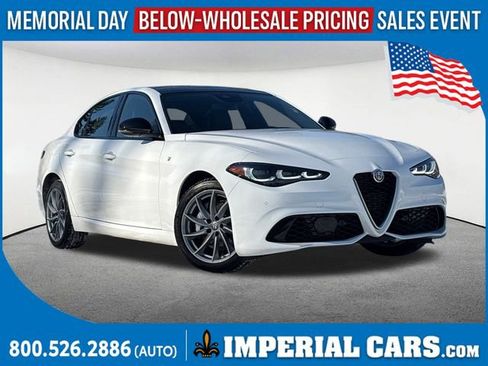 Used 2024 Alfa Romeo Giulia Ti AWD/4WD image 1