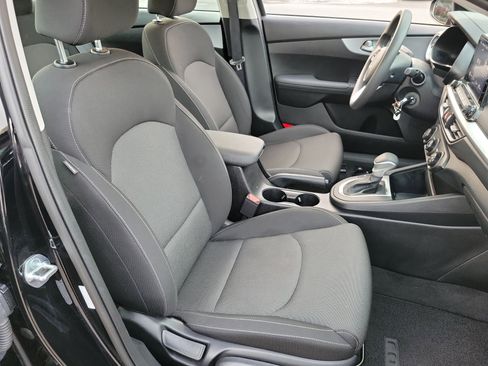 Used 2024 Kia Forte LXS w/ LXS Technology Package image 19