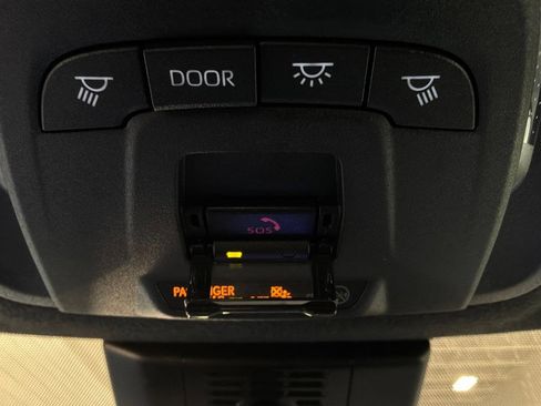 Used 2023 Toyota Corolla SE FWD image 18