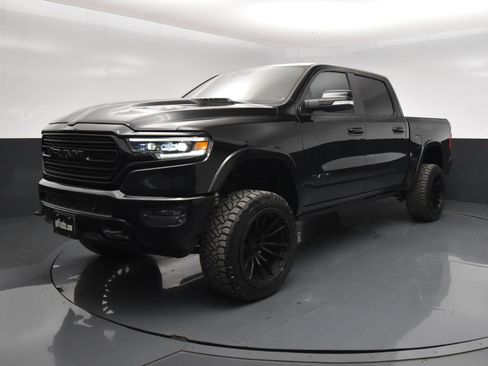 Used 2020 RAM 1500 Limited w/ Black Appearance Package AWD/4WD image 2