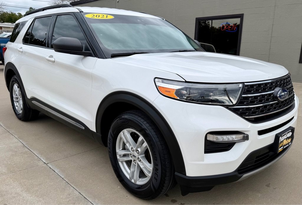 Used 2021 Ford Explorer XLT w/ Equipment Group 202A AWD/4WD image 1