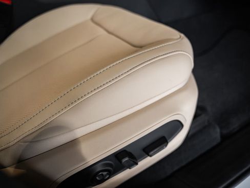 New 2025 Jeep Grand Cherokee L Limited w/ Luxury Tech Group II image 34