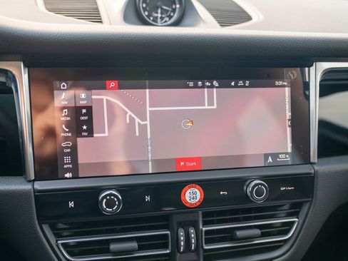 New 2026 Porsche Macan image 18