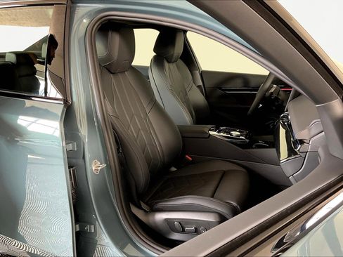 New 2026 BMW 530i xDrive w/ M Sport Package image 14