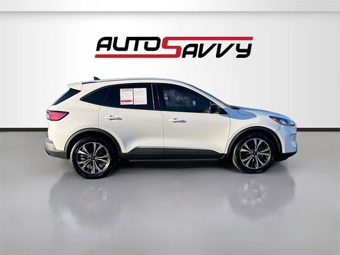Used 2022 Ford Escape SE w/ SE Sport Appearance Package image 8