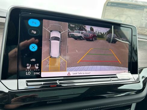 New 2025 Volkswagen Atlas SEL Premium R-Line image 31