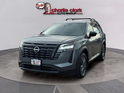 Used 2026 Nissan Pathfinder SV