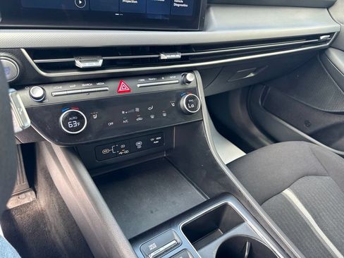 Used 2025 Hyundai Sonata SEL FWD image 32