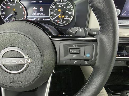 Used 2023 Nissan Rogue SL AWD/4WD image 32