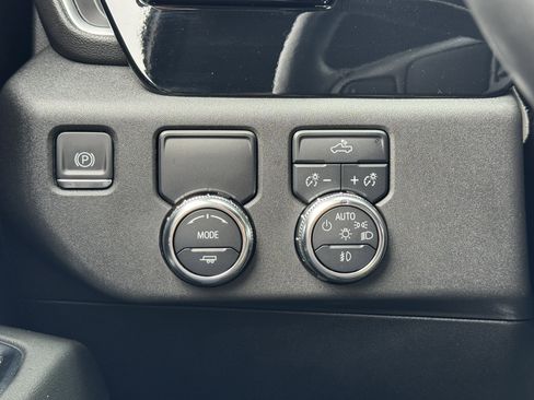 Certified 2024 GMC Sierra 1500 Elevation image 35