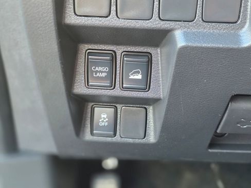 Used 2023 Nissan Frontier SV AWD/4WD image 37