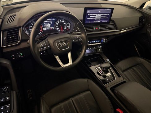 Certified 2023 Audi Q5 2.0T Premium w/ Convenience Package AWD/4WD image 4