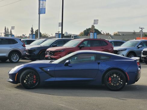 Used 2017 Chevrolet Corvette Stingray Coupe w/ 1LT image 8