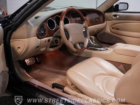 Used 2004 Jaguar XK8 Convertible RWD image 4