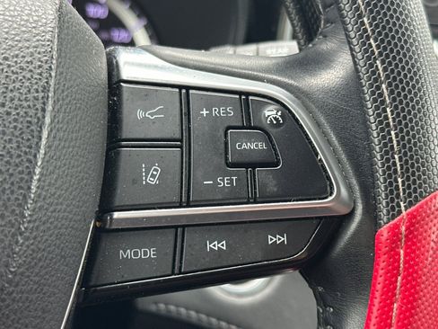 Used 2021 Toyota Highlander LE image 38