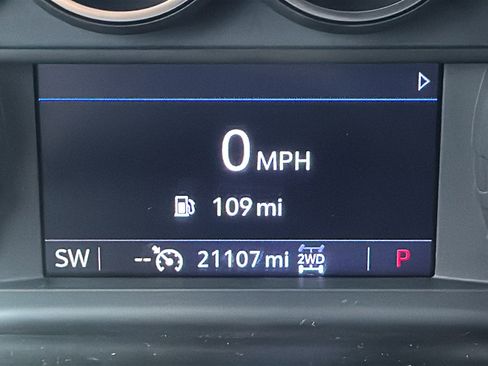 Used 2022 Chevrolet Silverado 1500 LT w/ All Star Edition Plus image 31