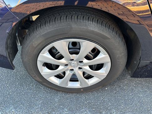 Certified 2023 Toyota Corolla LE image 31