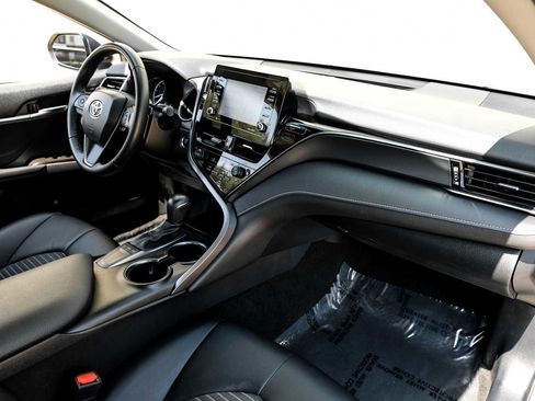 Used 2023 Toyota Camry SE w/ Convenience Package image 11