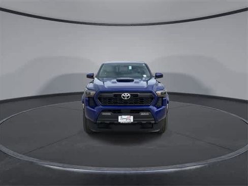 Used 2025 Toyota Tacoma TRD Sport image 3