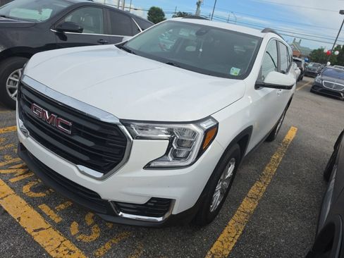 Used 2024 GMC Terrain SLE w/ Driver Convenience Package FWD image 1
