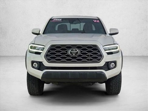 Used 2022 Toyota Tacoma TRD Off-Road w/ Technology Package AWD/4WD image 2