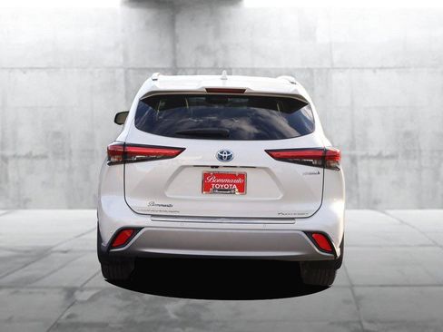 Used 2021 Toyota Highlander Platinum image 6