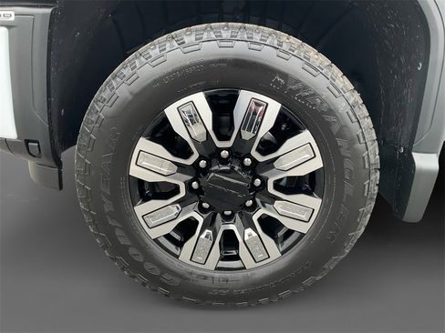 New 2026 GMC Sierra 2500 Denali w/ Denali Reserve Package image 13
