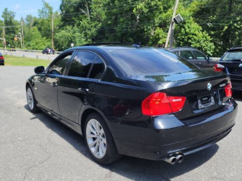 Used 2011 BMW 328i xDrive Sedan AWD/4WD image 5