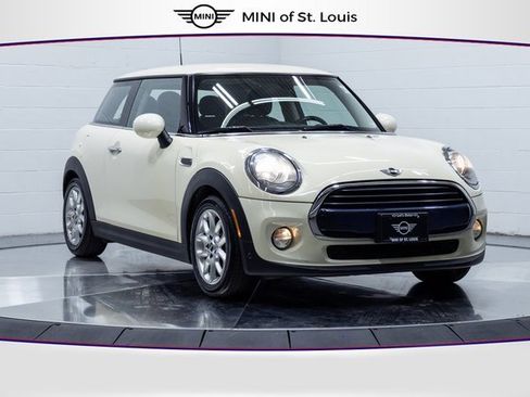 Used 2018 MINI Cooper 2-Door Hardtop image 1
