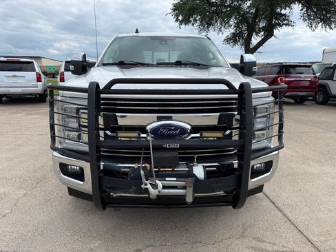 Used 2019 Ford F250 Lariat w/ Lariat Ultimate Package RWD image 2
