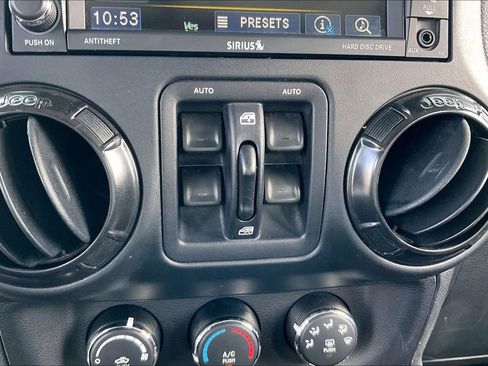 Used 2017 Jeep Wrangler Unlimited Sahara AWD/4WD image 37