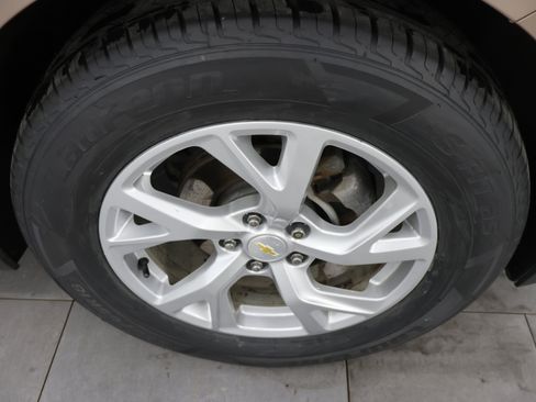 Used 2018 Chevrolet Equinox Premier AWD/4WD image 3