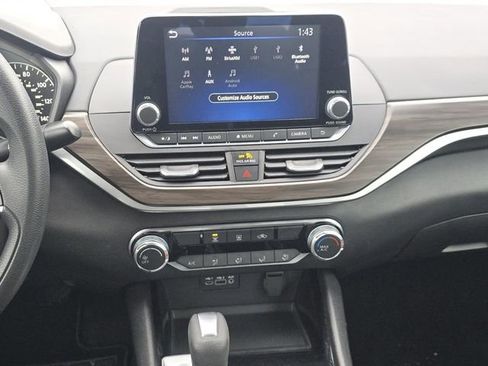 Used 2024 Nissan Altima 2.5 SV image 28