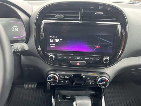 Used 2023 Kia Soul EX image 14