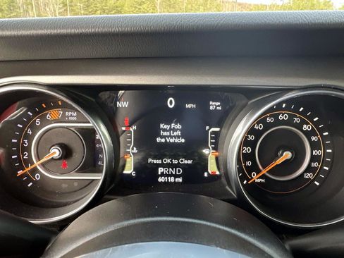 Used 2019 Jeep Wrangler Unlimited Sahara image 26