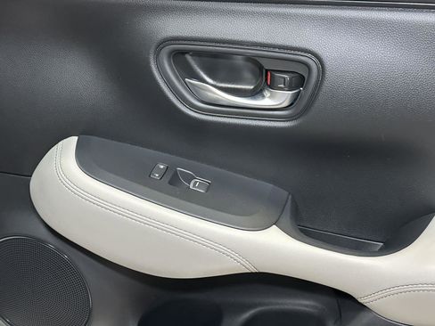 Used 2025 Honda HR-V EX-L image 38