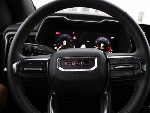 Used 2025 GMC Canyon AT4 image 20