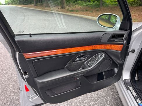 Used 2003 BMW M5 RWD image 24