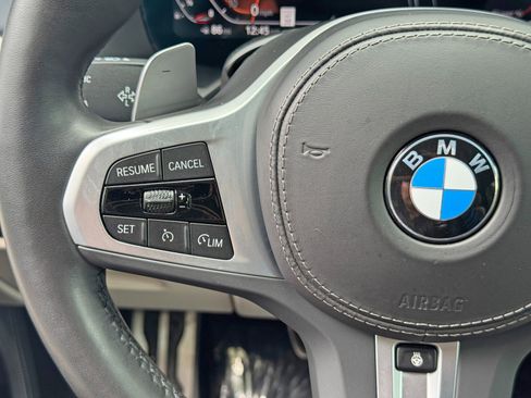 Used 2022 BMW X7 xDrive40i w/ M Sport Package AWD/4WD image 23