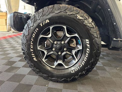 Used 2023 Jeep Wrangler Unlimited Rubicon 4xe w/ Cold Weather Group AWD/4WD image 28